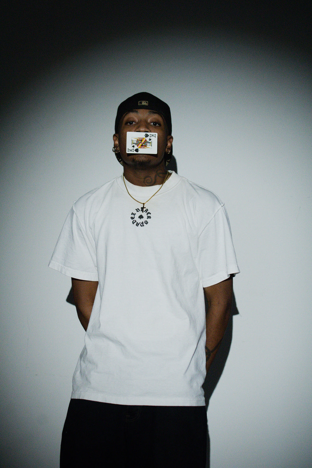BASICS LOGO TEE