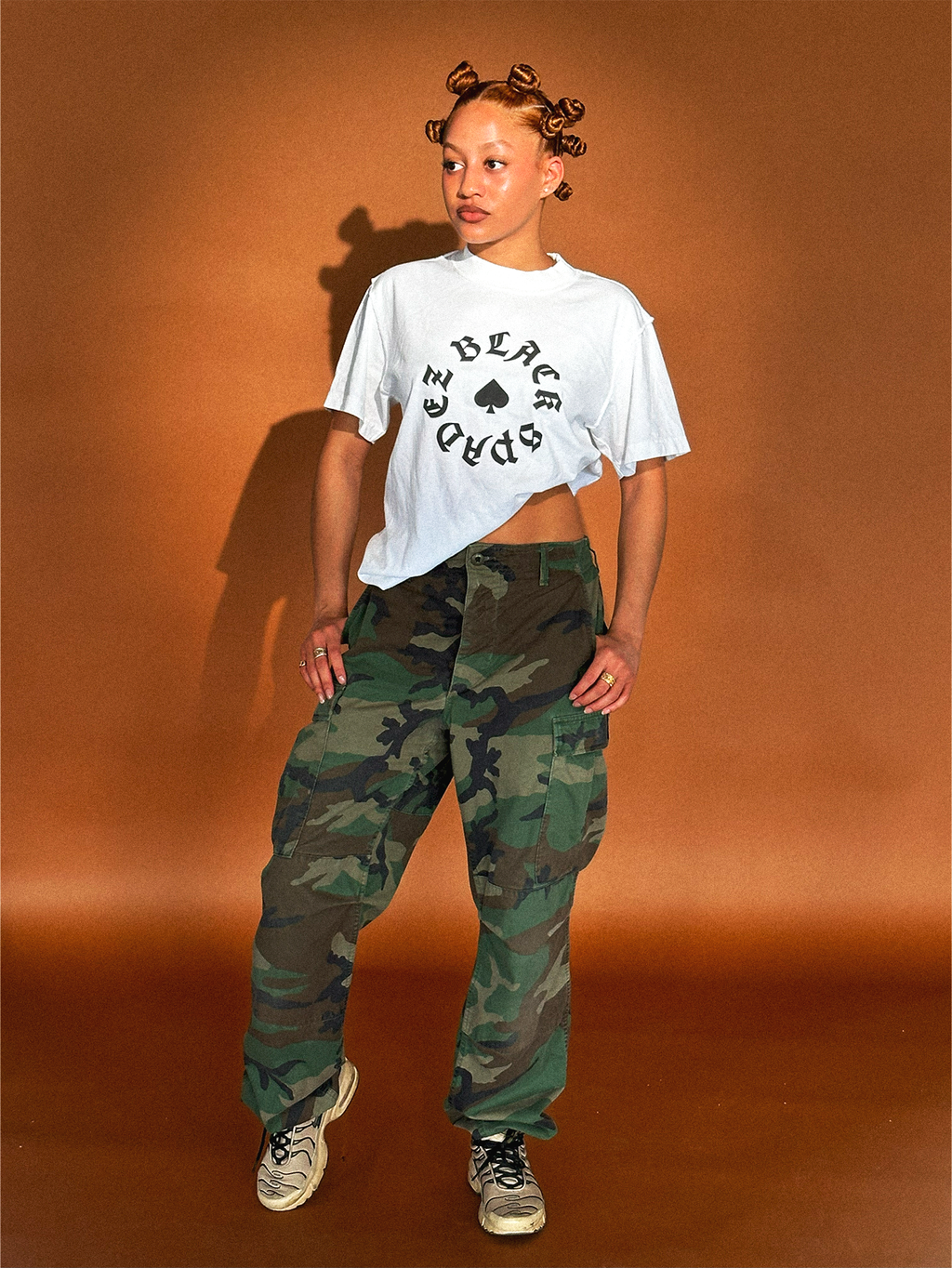 BASICS BIG LOGO TEE